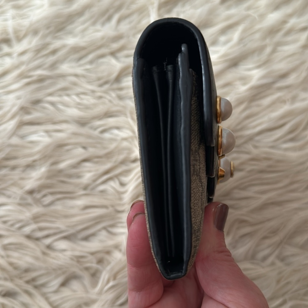 Gucci black peony pearl-studded wallet - Picture 4 of 10
